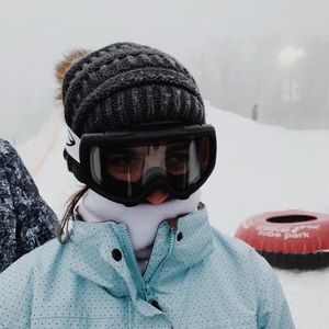 Meet your Posher, Avery